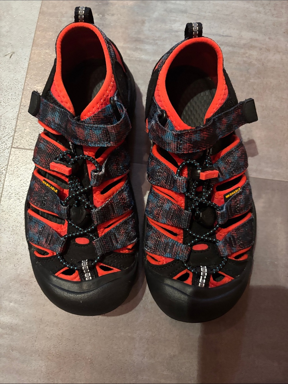 Keen Kid’s Black and Red Closed-Toe Sport Sandals size 3